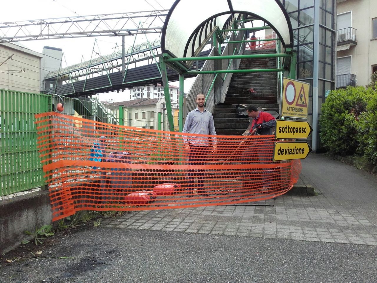 Partito il restyling del sovrappasso ferroviario a Bollate