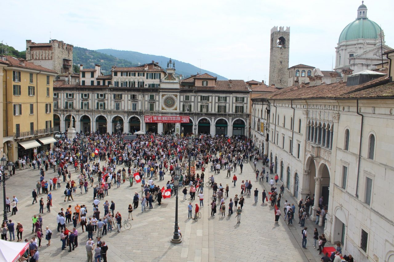 Strage di Piazza Loggia, 44 anni dopo il ricordo. Alle 10.12 i rintocchi per non dimenticare