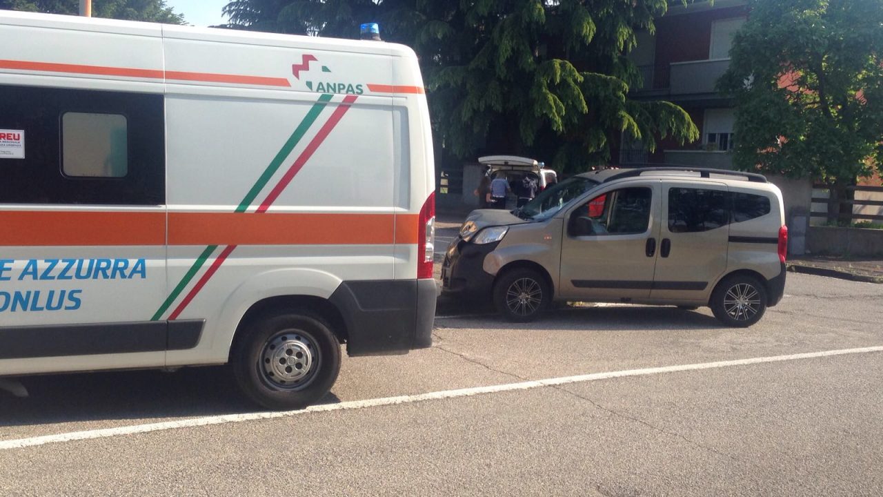 Incidente ad Albairate, ambulanza per una bambina di sette anni