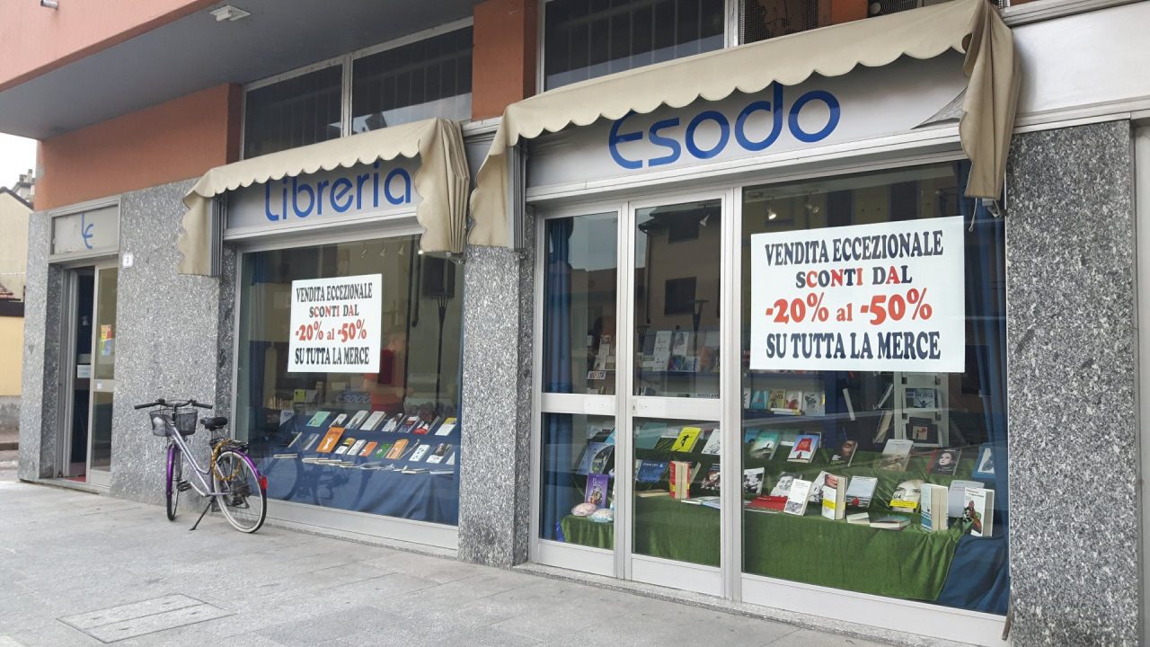 Arese, raccolta firme per salvare la libreria Esodo