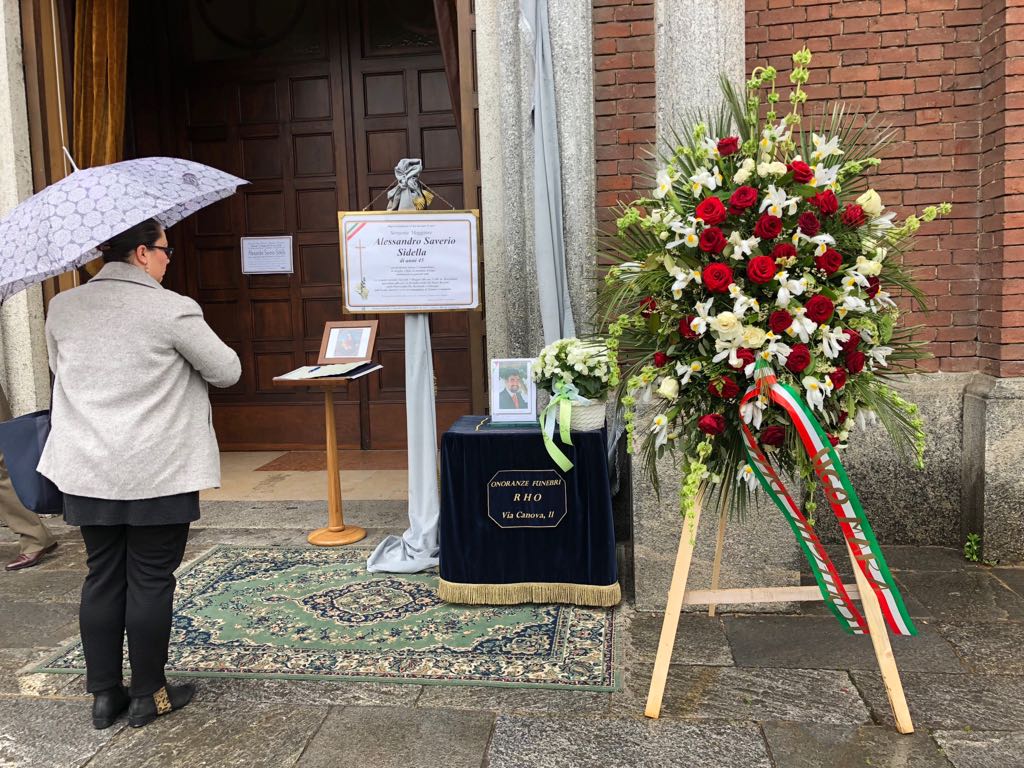 Esplosione Rescaldina, commozione per l’addio a Saverio Sidella FOTO