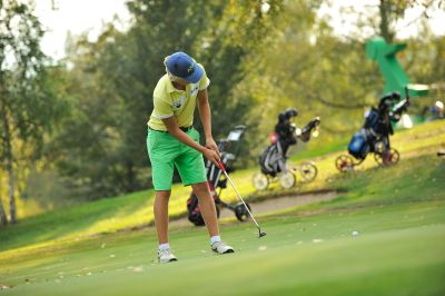 Colpito da un fulmine mentre gioca a Golf