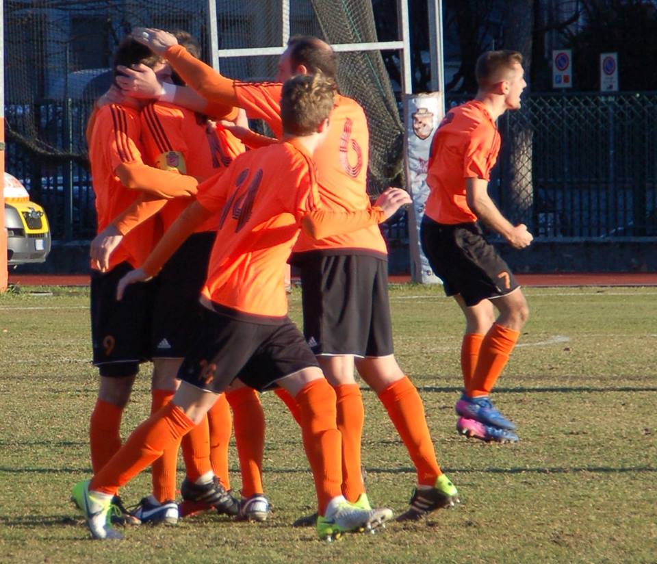 Calcio – Rhodense, avanti tutta…
