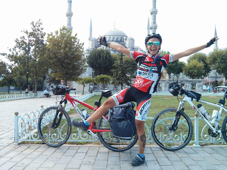 In bicicletta sulla Via della Seta per 5.000 km