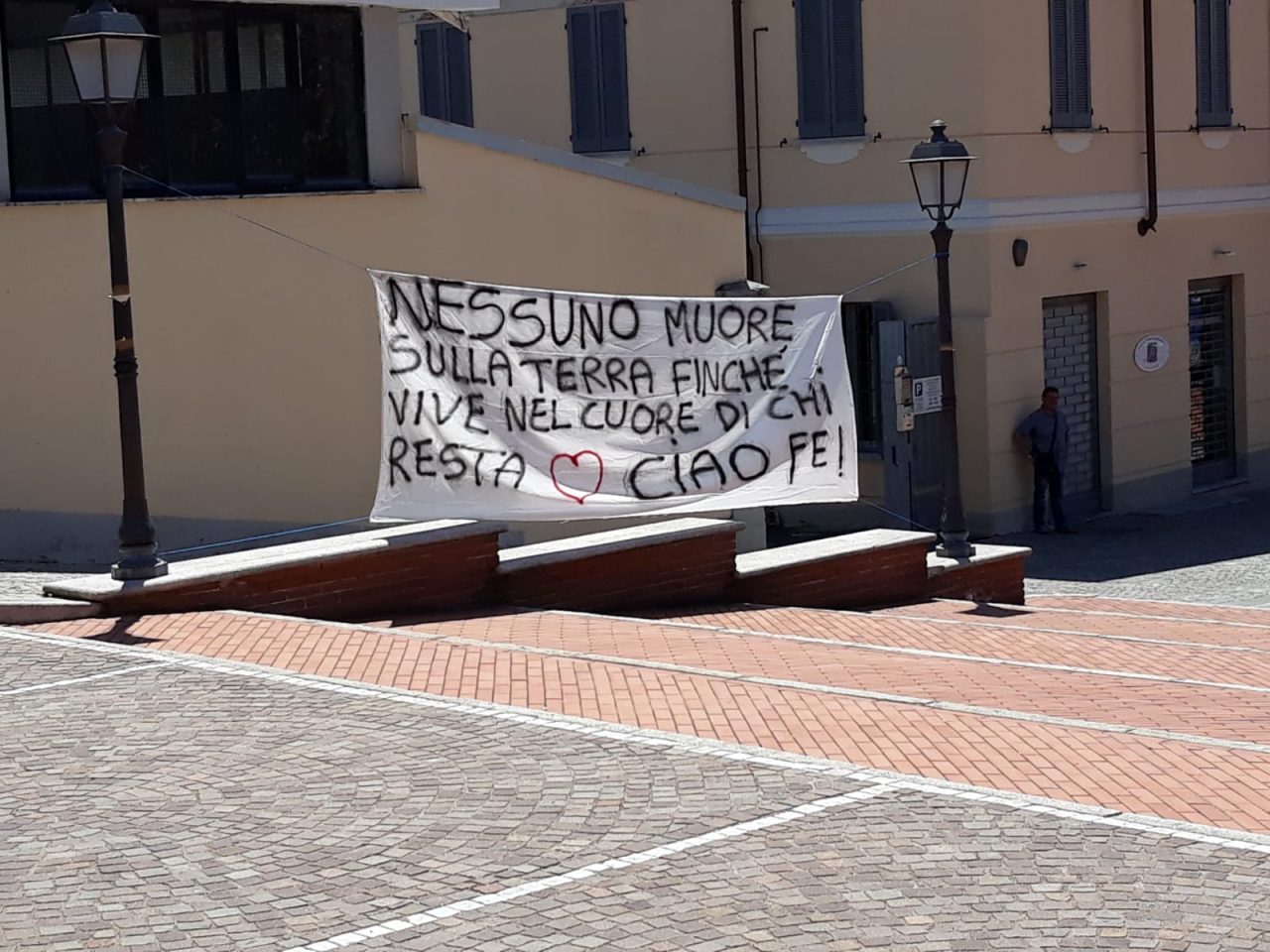 L’ultimo saluto a Fedrik, morto a 18 anni FOTO