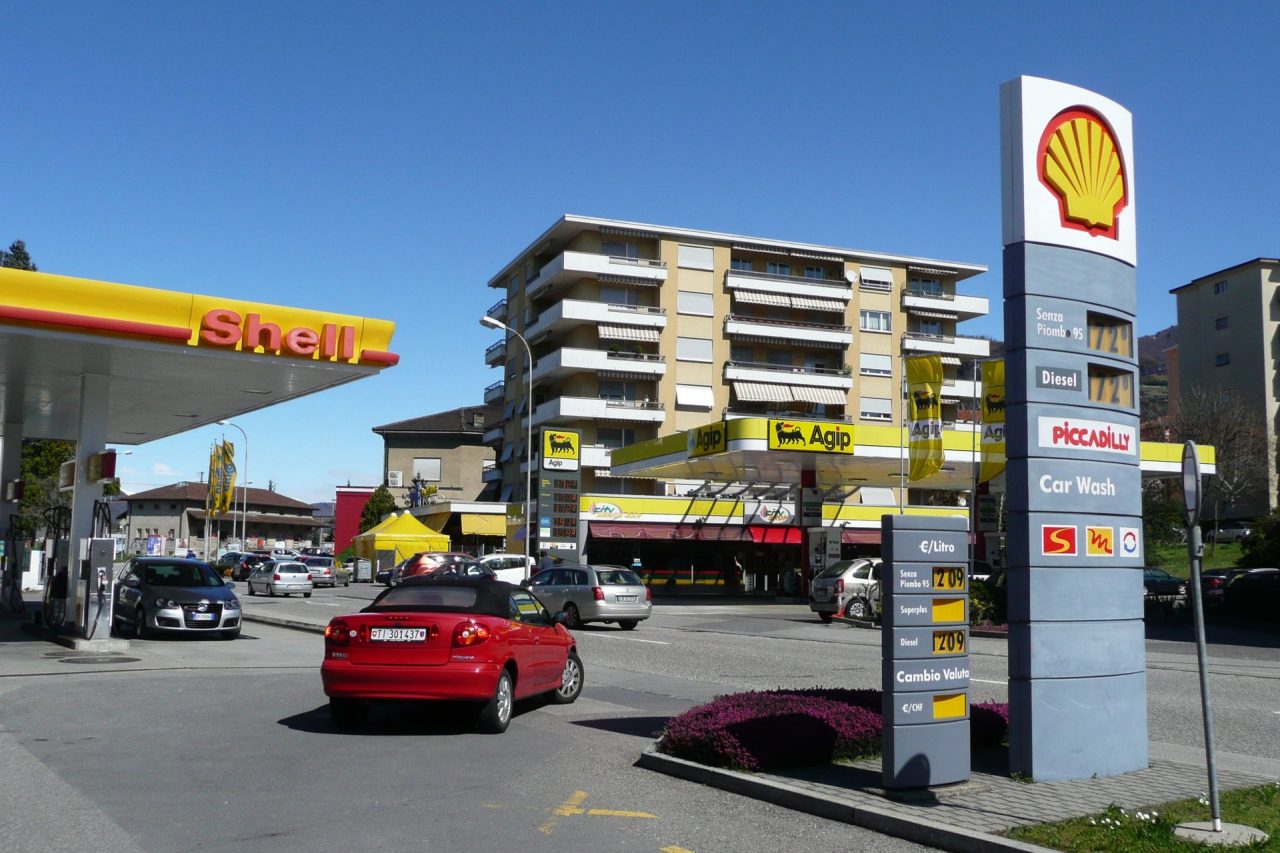 Caro benzina, nelle aree di confine costi maggiori, Astuti (Pd): “Carta Sconto vanificata”