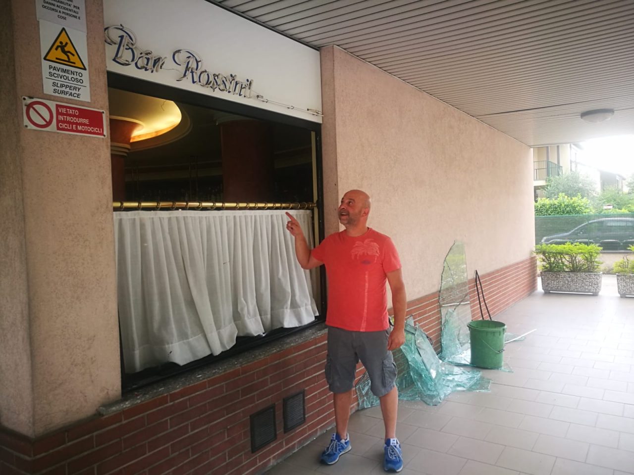 Raffica di furti nella notte, ladri a segno al bar Rossini