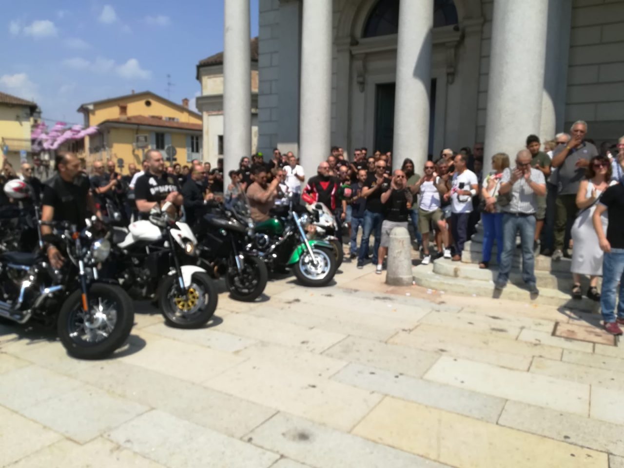 Rombo dei motori per dire addio a Luca Bonfiglio VIDEO