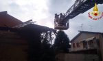Tettoia divelta dal vento a Uboldo, intervengono i vigili del fuoco FOTO