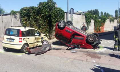 Grave incidente a Bollate: auto ribaltata