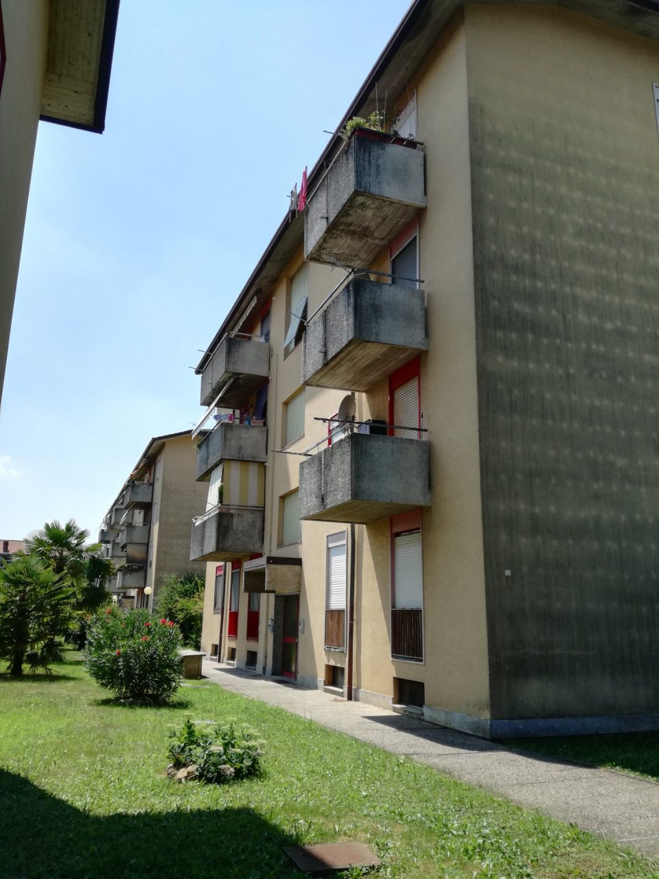 Cairate: Appicca  il fuoco alle case  Aler 30enne ha rischiato il linciaggio