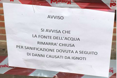 Fa la cacca nella casa dell’acqua: chiusa per sanificazione