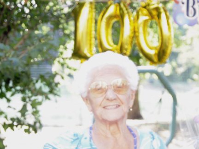 Auguri a nonna Francesca, compie cento anni