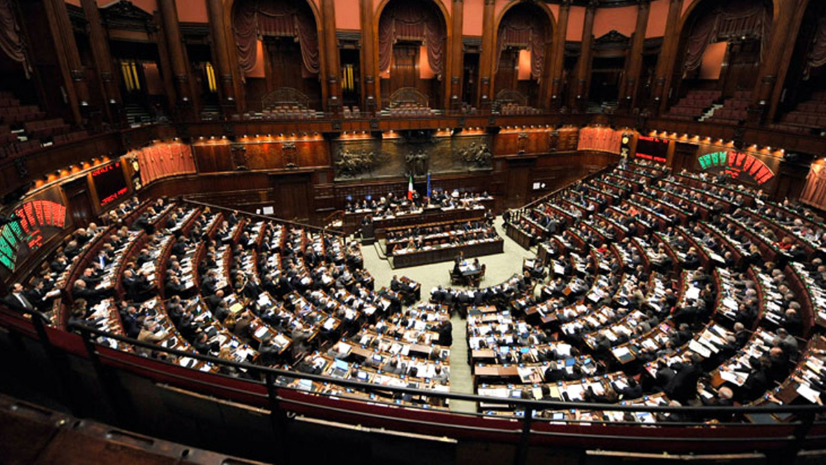 Vaccini obbligatori: ostruzionismo alla Camera, ma l’autocertificazione passerà