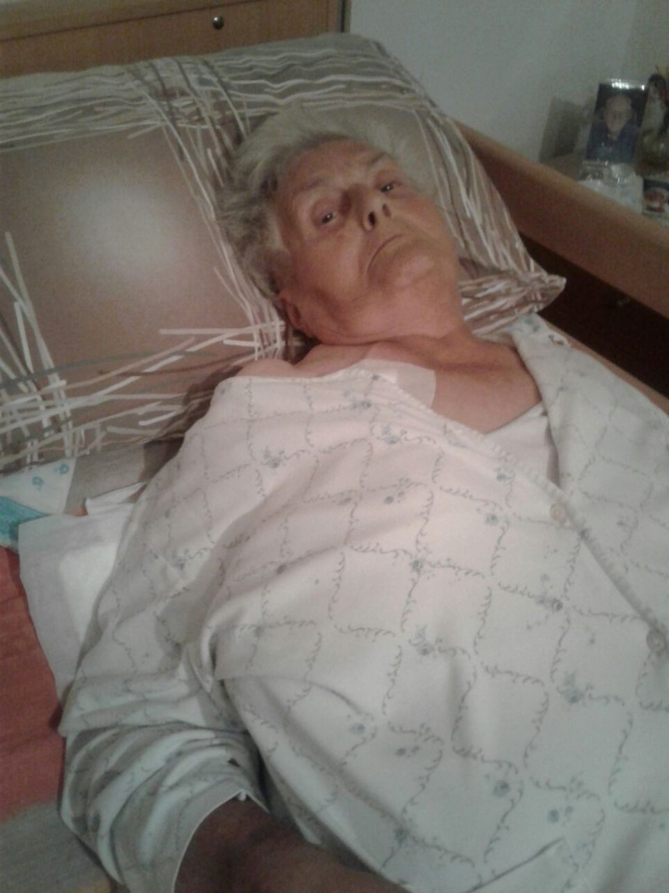 In ospedale per la dialisi: caduta dalla barella