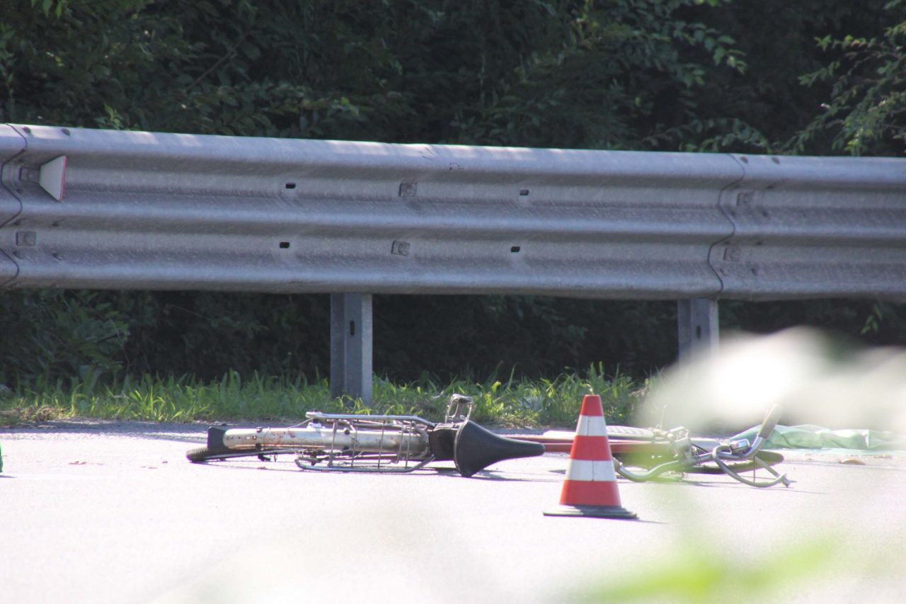 Ciclista investito, mattina di paura ad Arluno
