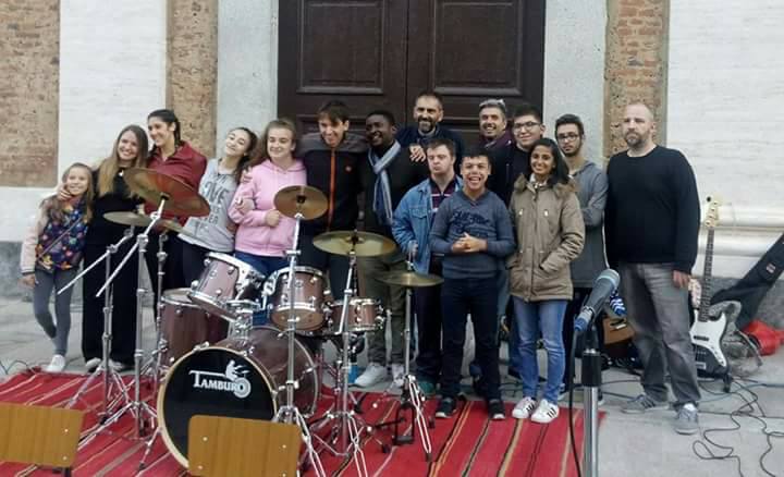 Nerviano, cena solidale con la “Family Collage Band”