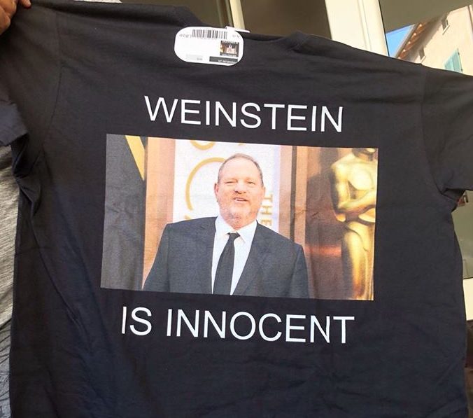 “Weinstein è innocente”: maglietta choc di Silighini a Venezia
