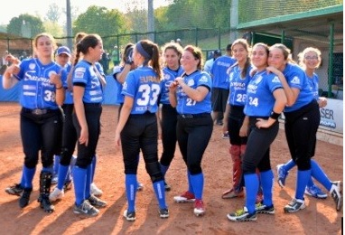 Softball, per ora vince la pioggia