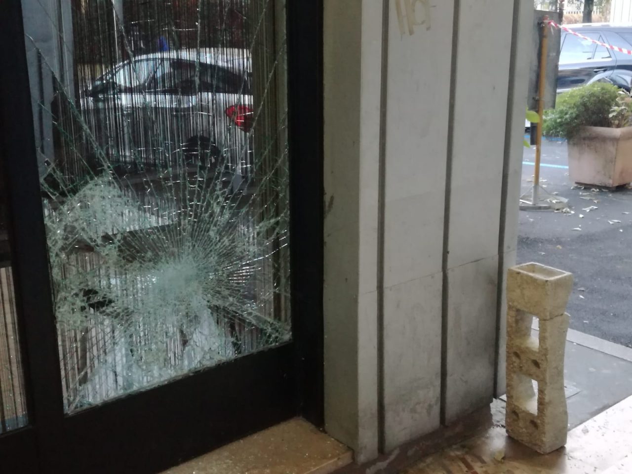 I soliti ignoti vandalizzano ancora Rho
