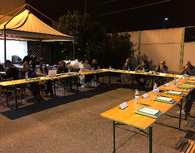 Consiglio comunale anti-spaccio davanti alla stazione dei pusher
