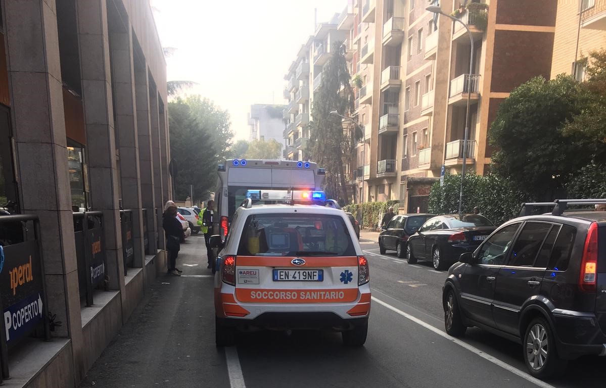 86enne investita in via Monti a Saronno FOTO