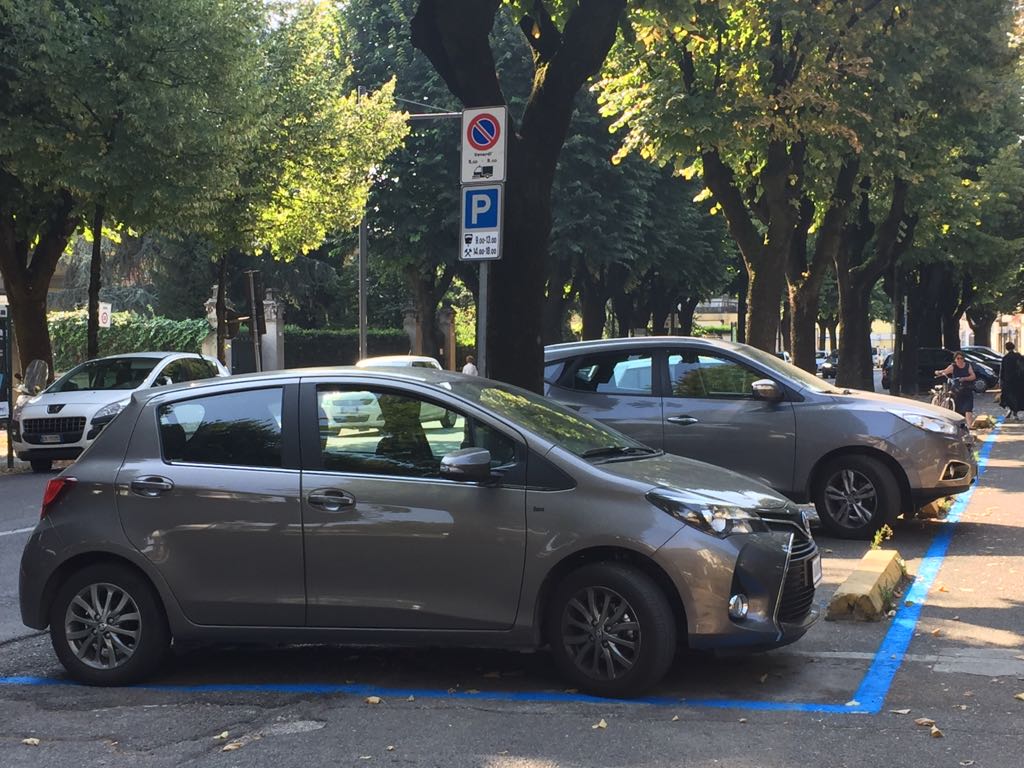 Parcheggi a pagamento ad Arese? Il Comune starebbe studiando il servizio