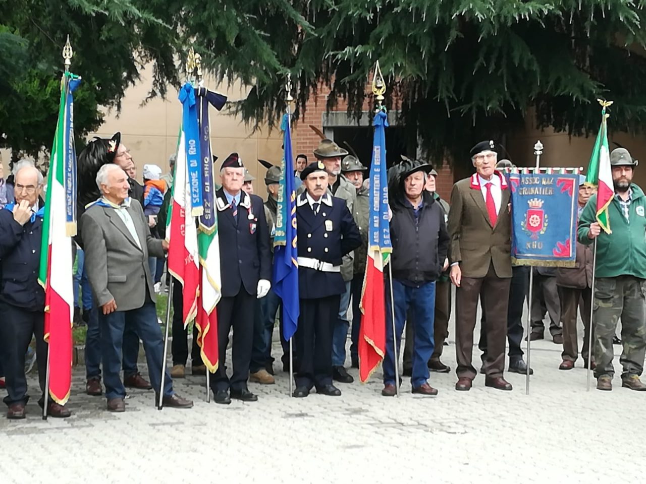 Tanti rhodensi alla commemorazione del IV Novembre
