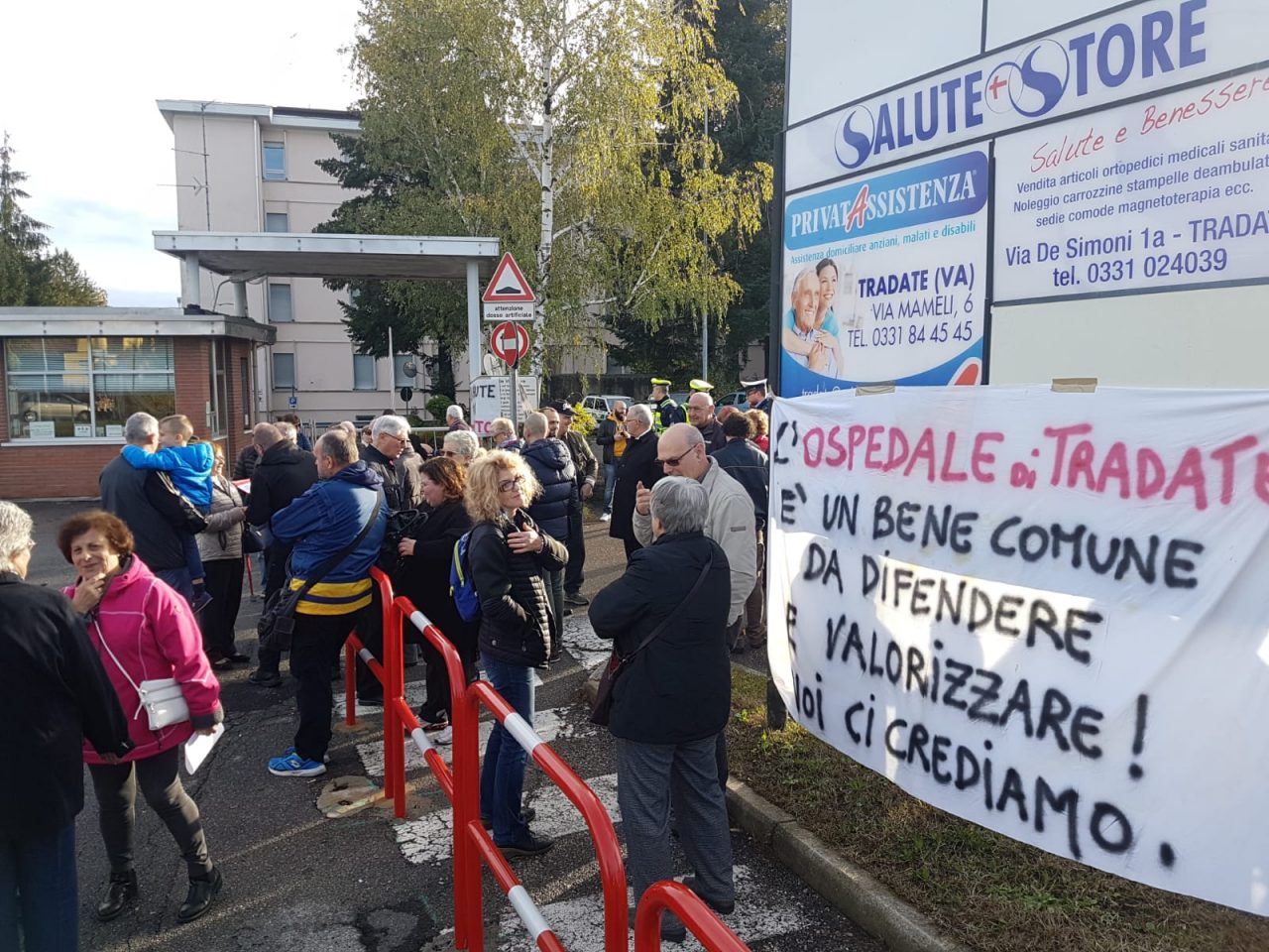 Ospedale Galmarini, 400 firme a sua difesa