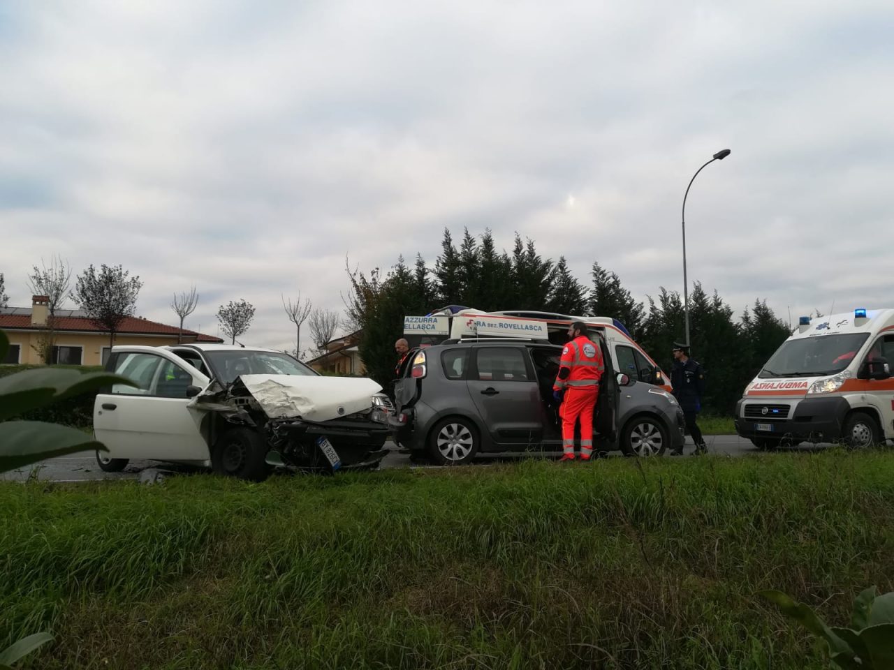 Maxi incidente a Sedriano: sei persone coinvolte, anche una bimba FOTO