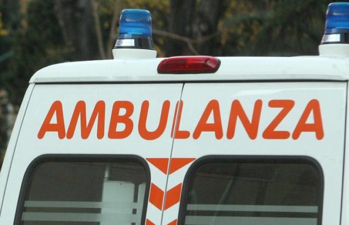 Mano schiacciata in un telaio da tre tonnellate, operaio all’ospedale