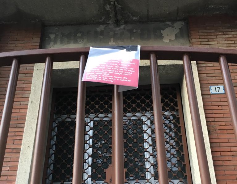 Bigliettini contro la violenza sulle donne, chi è l’autore?