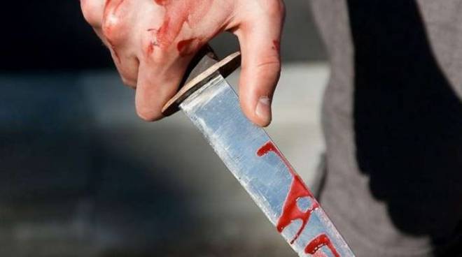 Aggressione in centro e spunta ancora un coltello