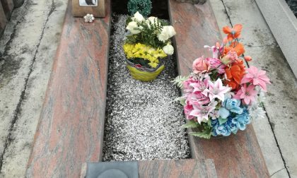 Lainate: Tombe sprofondate al cimitero, "paghino i cittadini"