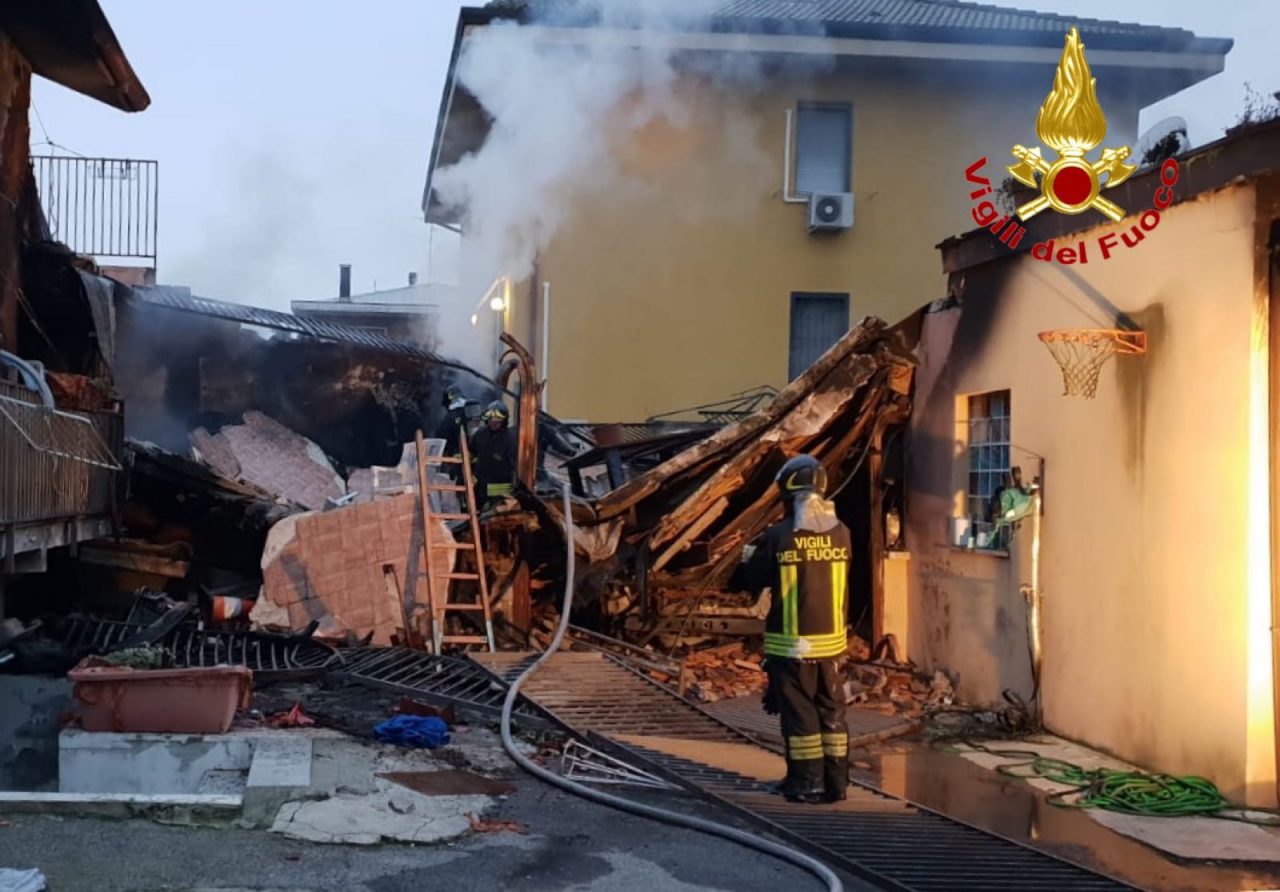 Rogo in un magazzino a Bollate
