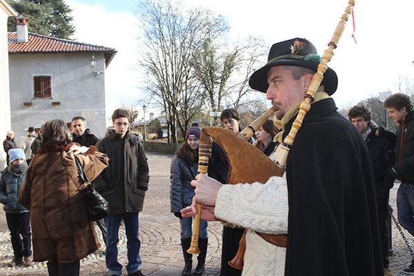 Natale alle porte, a Parabiago inizia il Giro delle Pive