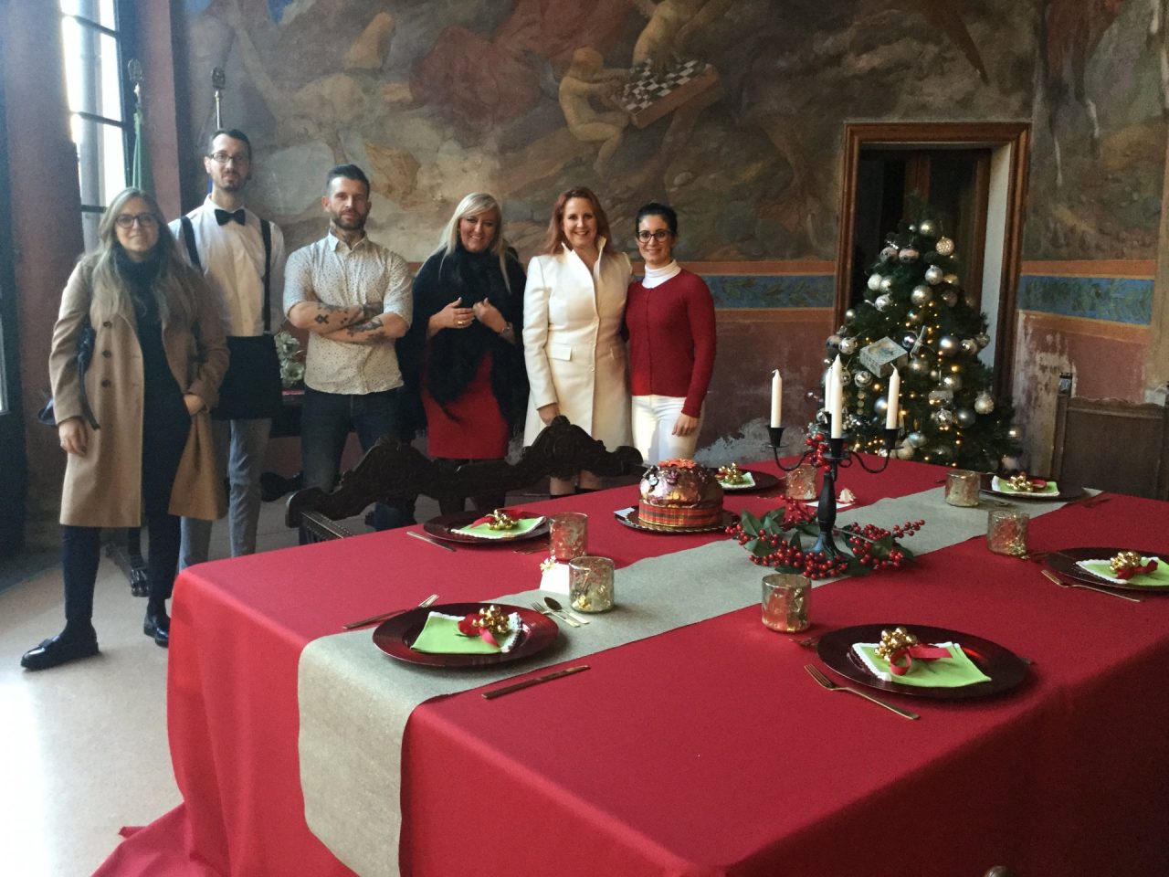 Tavola di Natale e presepe tradizionale a Magenta