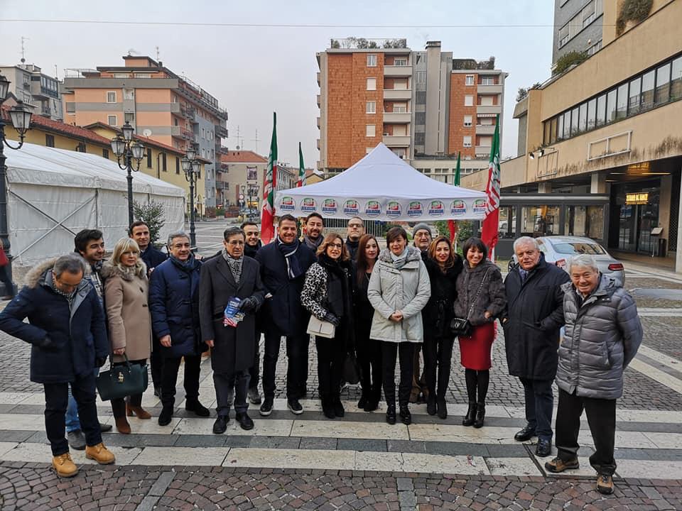 Grandi opere, Lara Comi in piazza a Saronno per  la “Contromanovra”