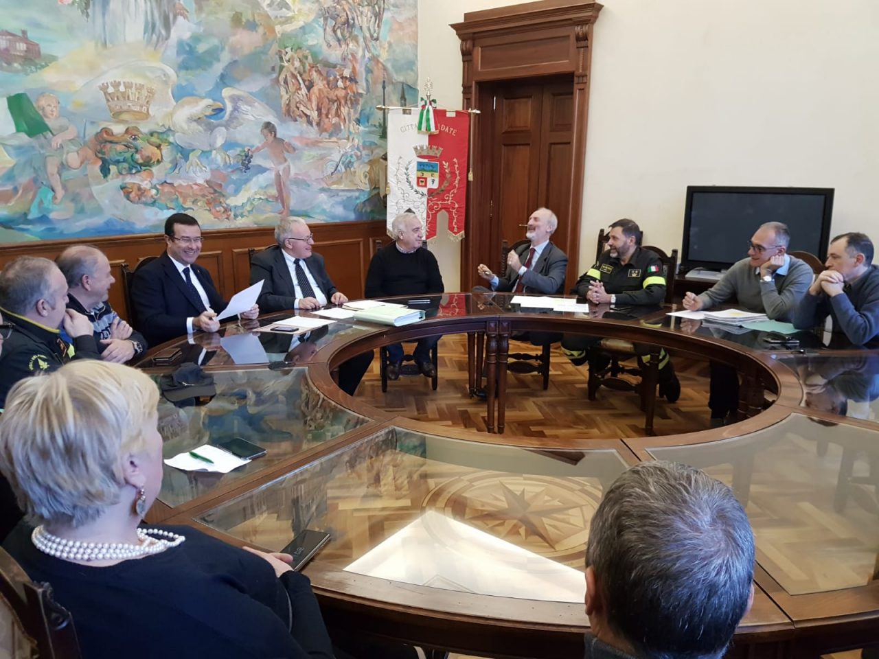 Caserma pompieri a Tradate: prima riunione