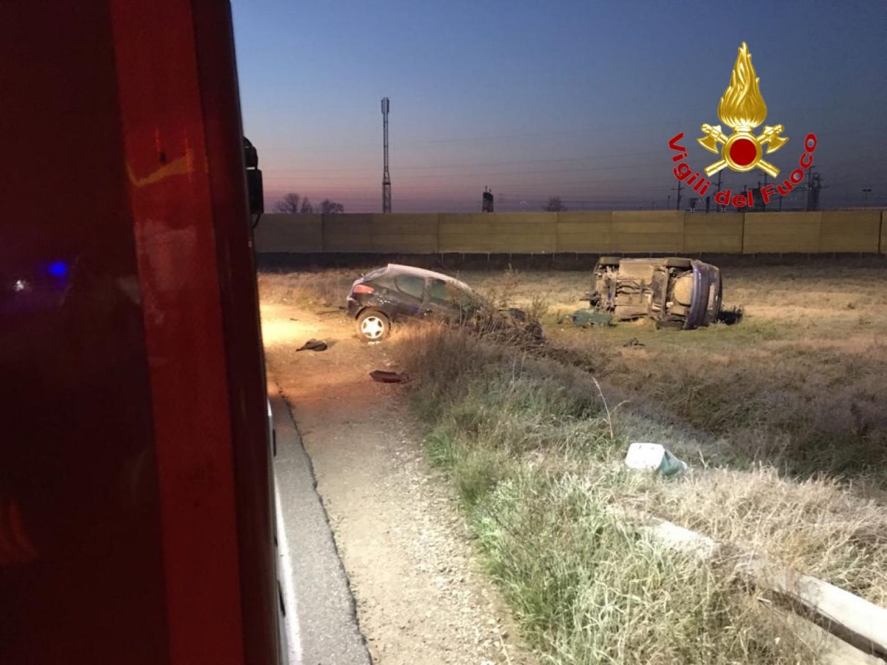 Scontro frontale, auto si ribalta: un morto