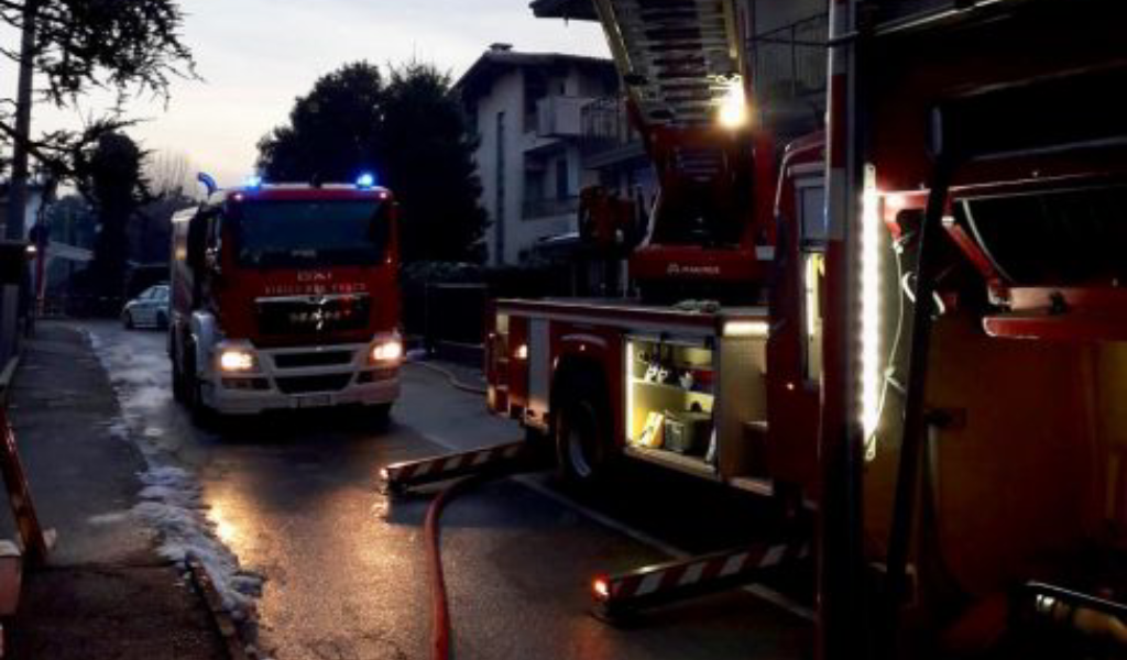 Muore nel rogo della sua casa