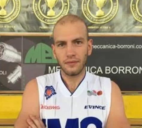 Ragazzi travolti alla fermata dell’autobus: uno muore, indagato un giocatore di basket caronnese