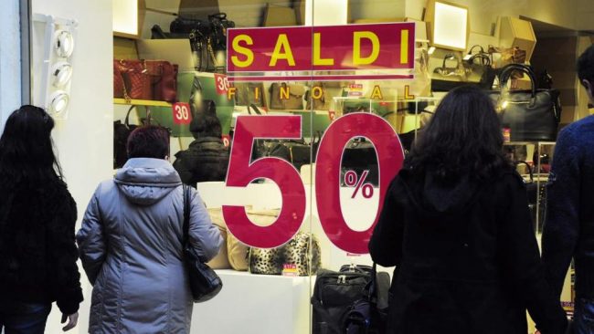 Neppure i saldi rilanciano la voglia di acquisti