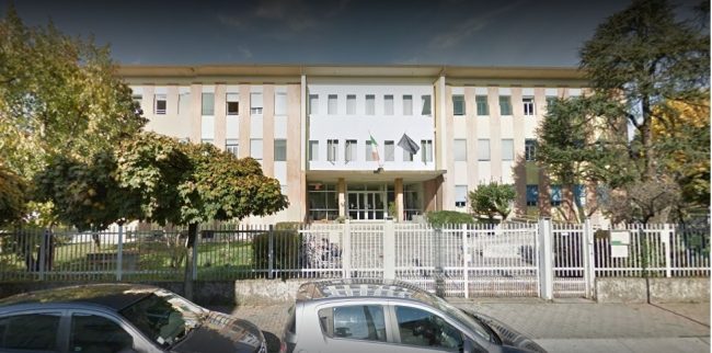 Treviglio, banda di ragazzi tenta furto a scuola nella notte di Santo Stefano
