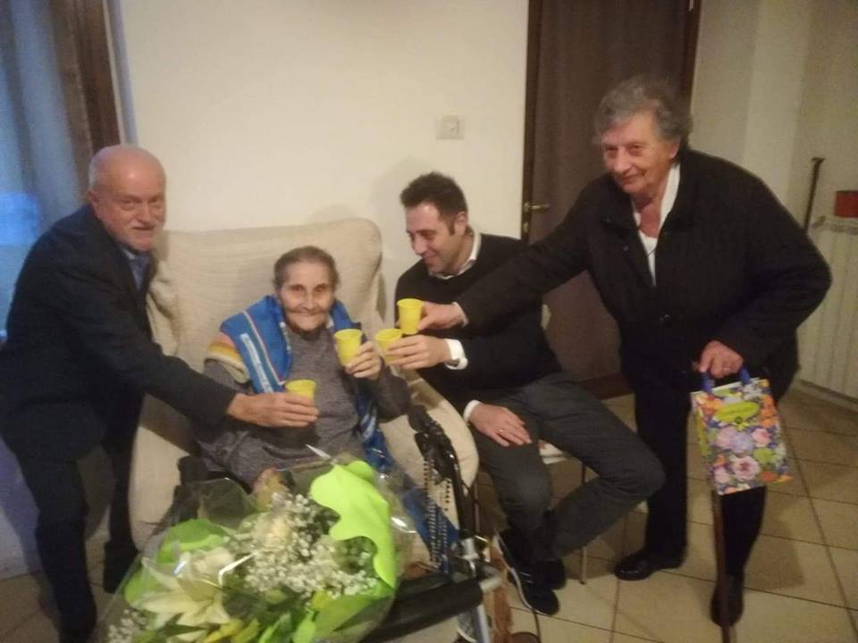 Nonna Cesira compie 102 anni