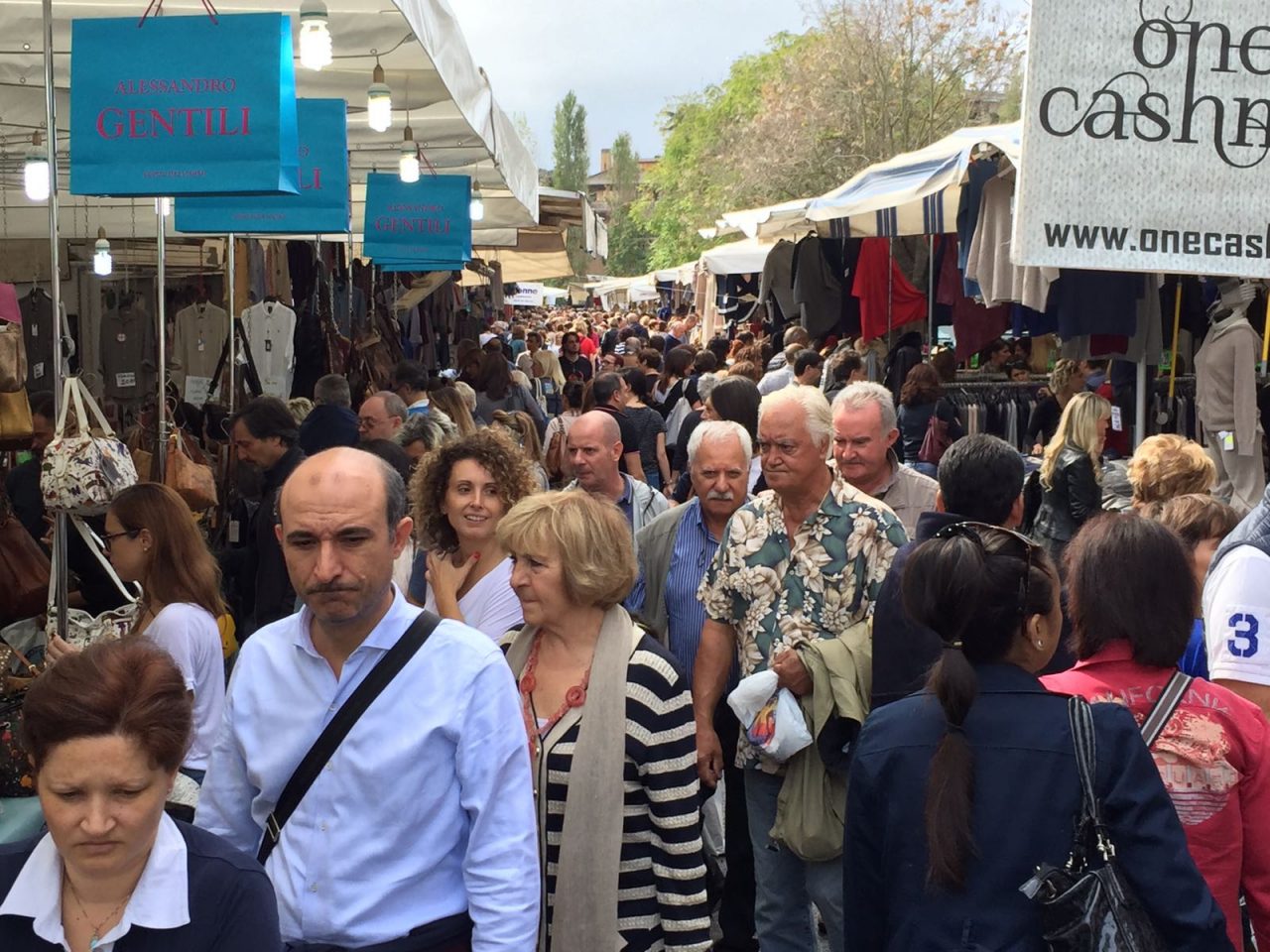 “Gli Ambulanti di Forte dei Marmi®” a Limbiate domenica 20 gennaio