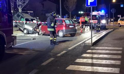 Grave incidente a Lazzate: due auto coinvolte FOTO