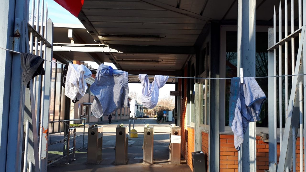 Italtel, i dipendenti insorgono: “Ci hanno lasciato in mutande”