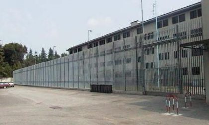 Evade dal carcere durante la visita al Sert