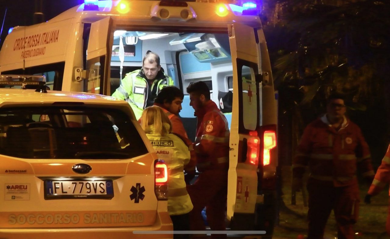 Mano amputata e gravi ferite per il giovane colpito dal petardo